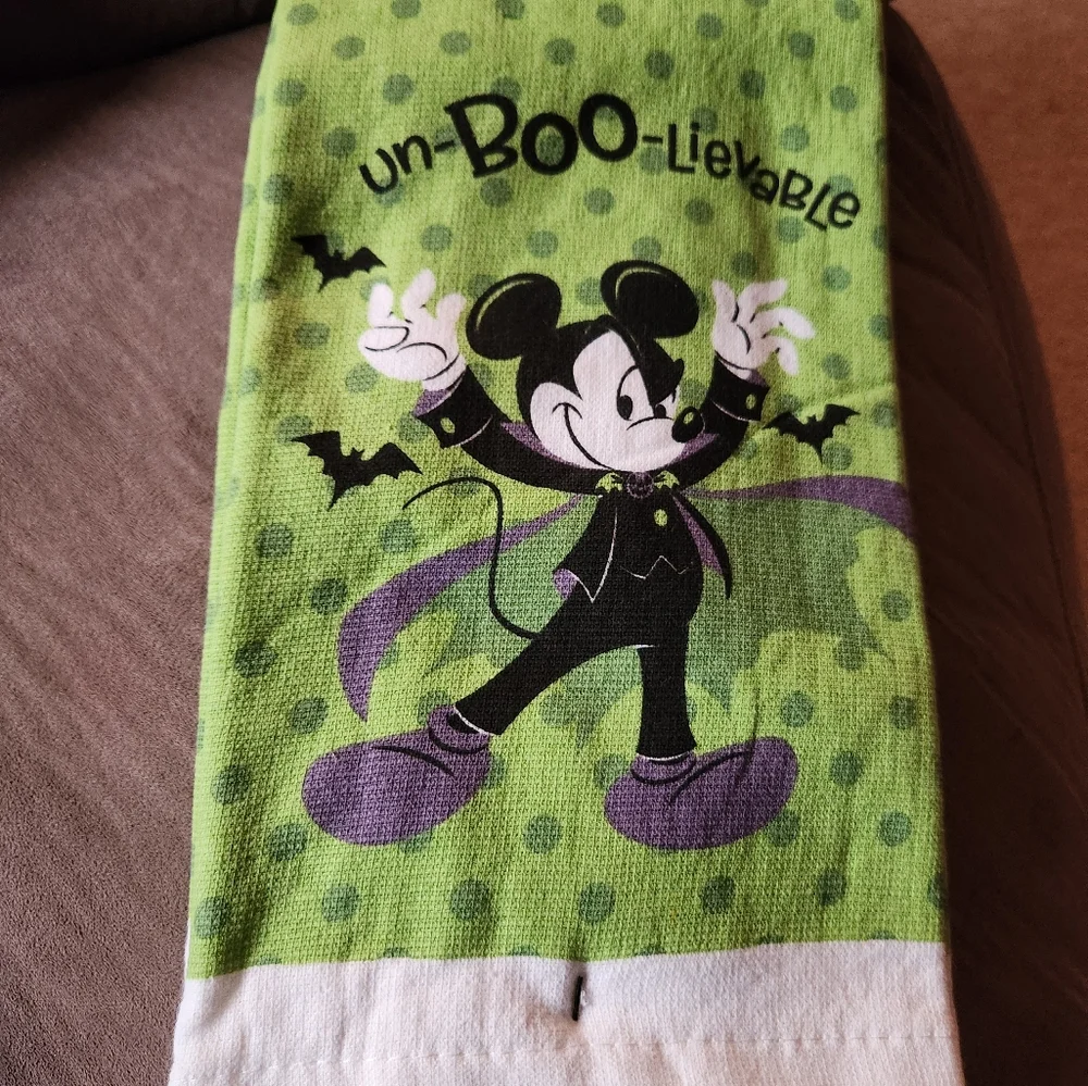 Mickey Mouse Halloween Kitchen Towels Set Of 2 NWT